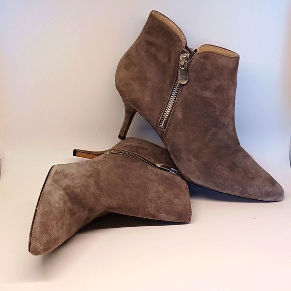 Adrienne Vittadini Senji Boots,‎ Size 7.5
